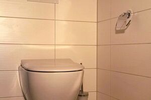 Badsanierung - Austausch WC - Bauen für Dresden GmbH